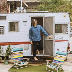 Chalet 60s Surf Camper With Nyc Skyline View In Rockaway, New York