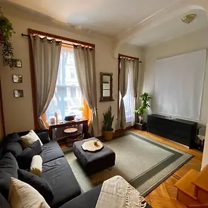 Apartment Entire In Upper West, New York