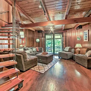 https://secluded-keaau-house-w-hot-tub-wraparound-porch.hotelsinhawaii.org